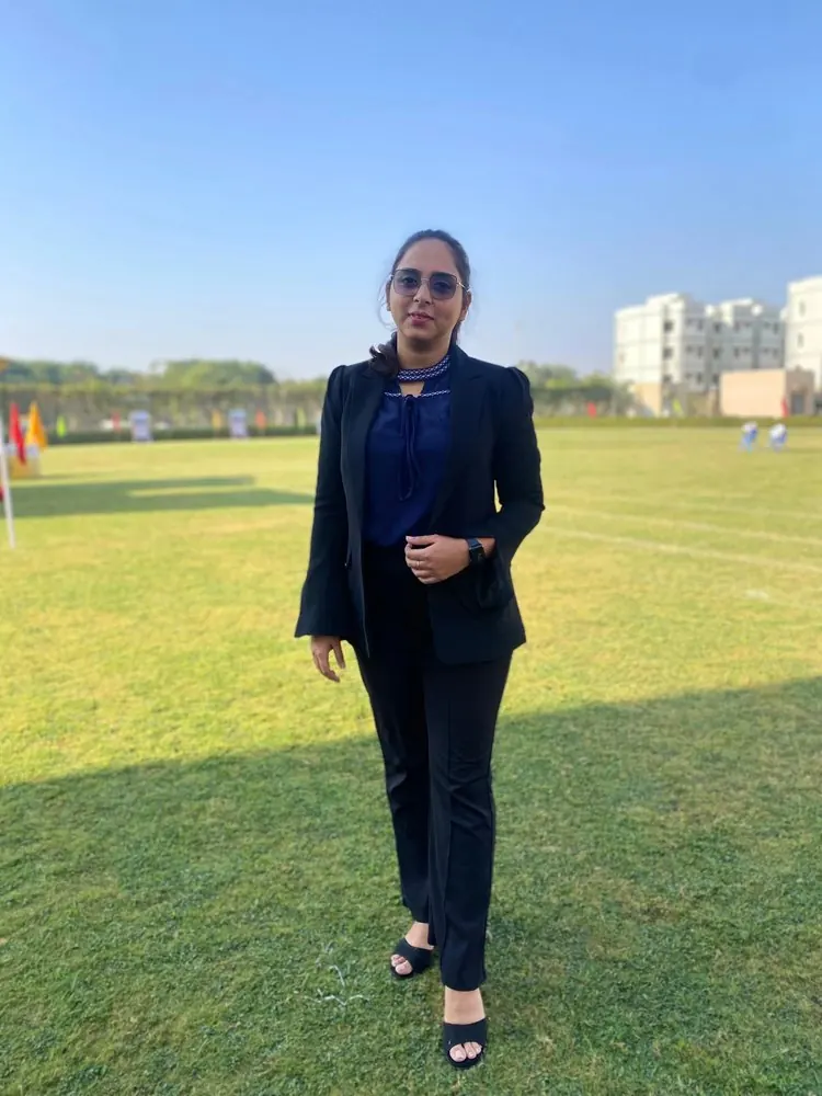 Jasleen Kaur Malhotra, DELF B2 certified French trainer, hosting the free strategy session